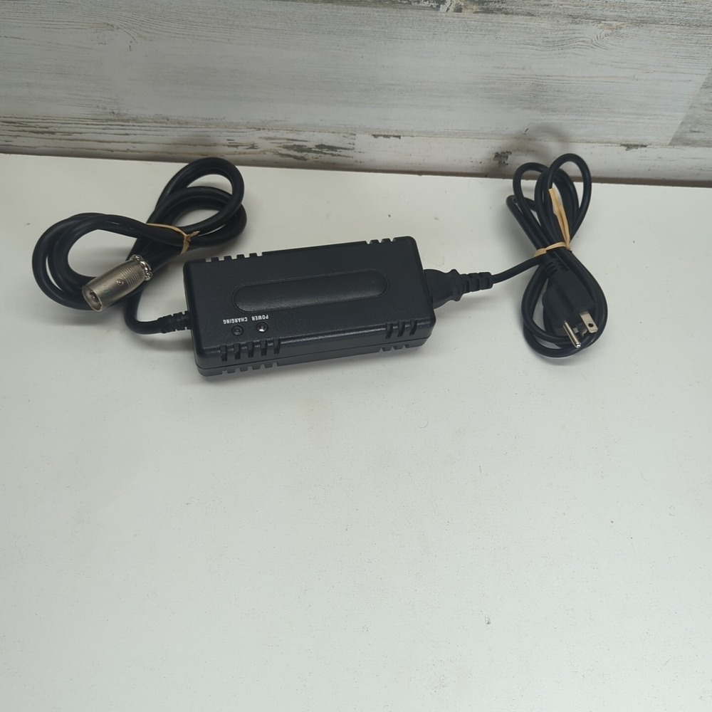 Universal 24BC2000T-1 24V 1.5A Three XLR Stage Charger For Wheelchair Scooter